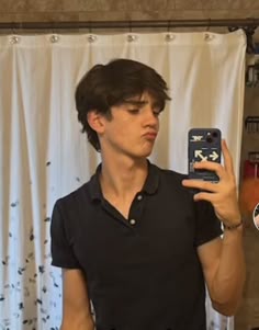 <em><strong>Lukas S.</strong></em>